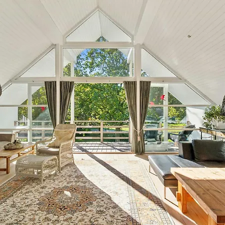 別荘 Charming Summer House With Access Asperup