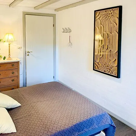 Charming Summer House With Access