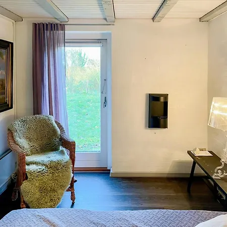 Charming Summer House With Access 別荘