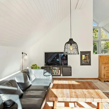 Vakantiehuis Charming Summer House With Access Asperup