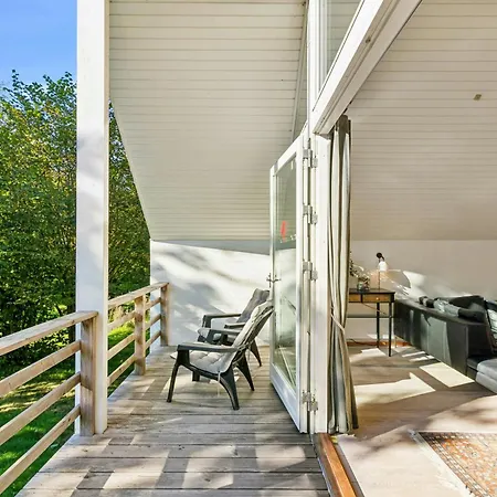 Charming Summer House With Access Vakantiehuis